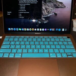 Apple MacBook Air 13.3" (128GB SSD, Intel Core i5 8th Gen., 3.60 GHz, 8GB)